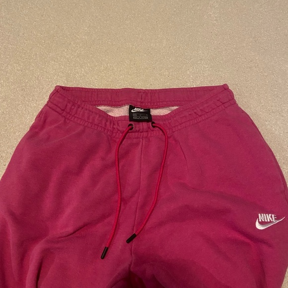Nike joggers. Size medium - Picture 2 of 4